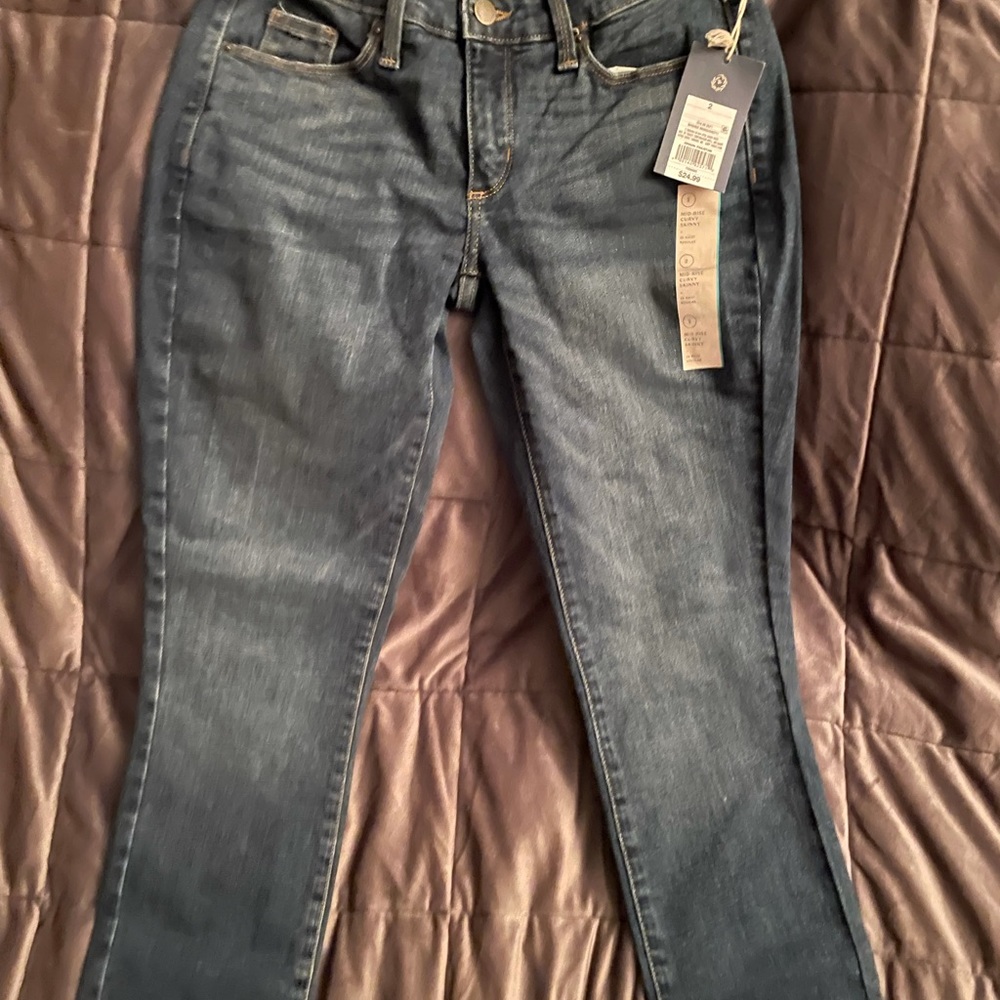 Women’s mid rise curvy skinny jeans